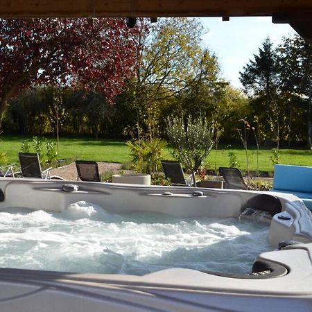 Treetops Cottages & Spa Гримзби Екстериор снимка