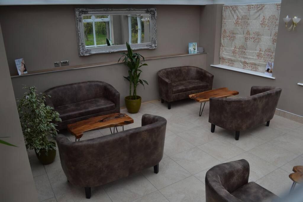 Treetops Cottages & Spa Гримзби Екстериор снимка
