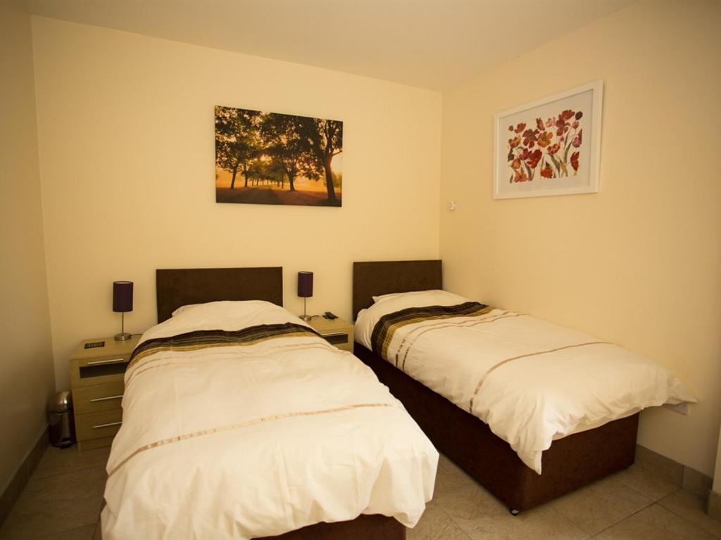Treetops Cottages & Spa Гримзби Екстериор снимка